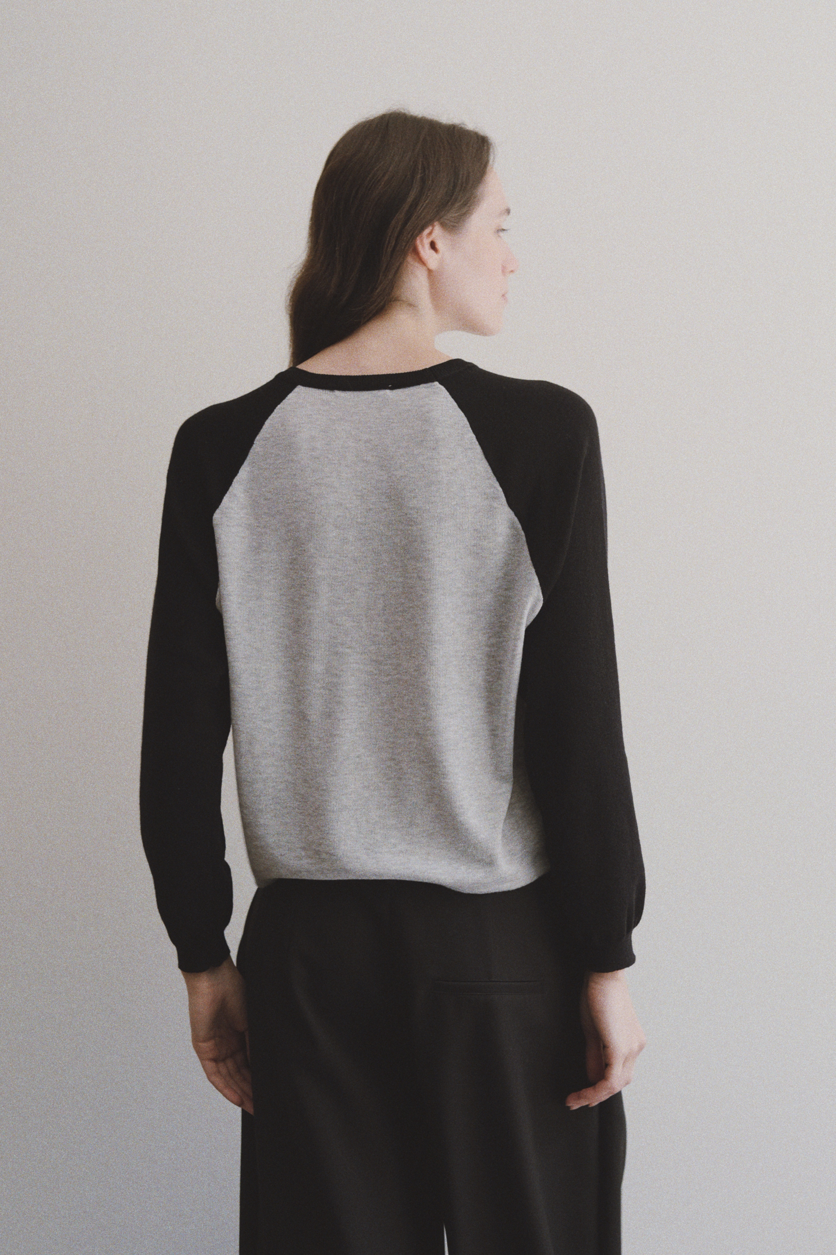 RAGLAN KNIT TOP - BLACK