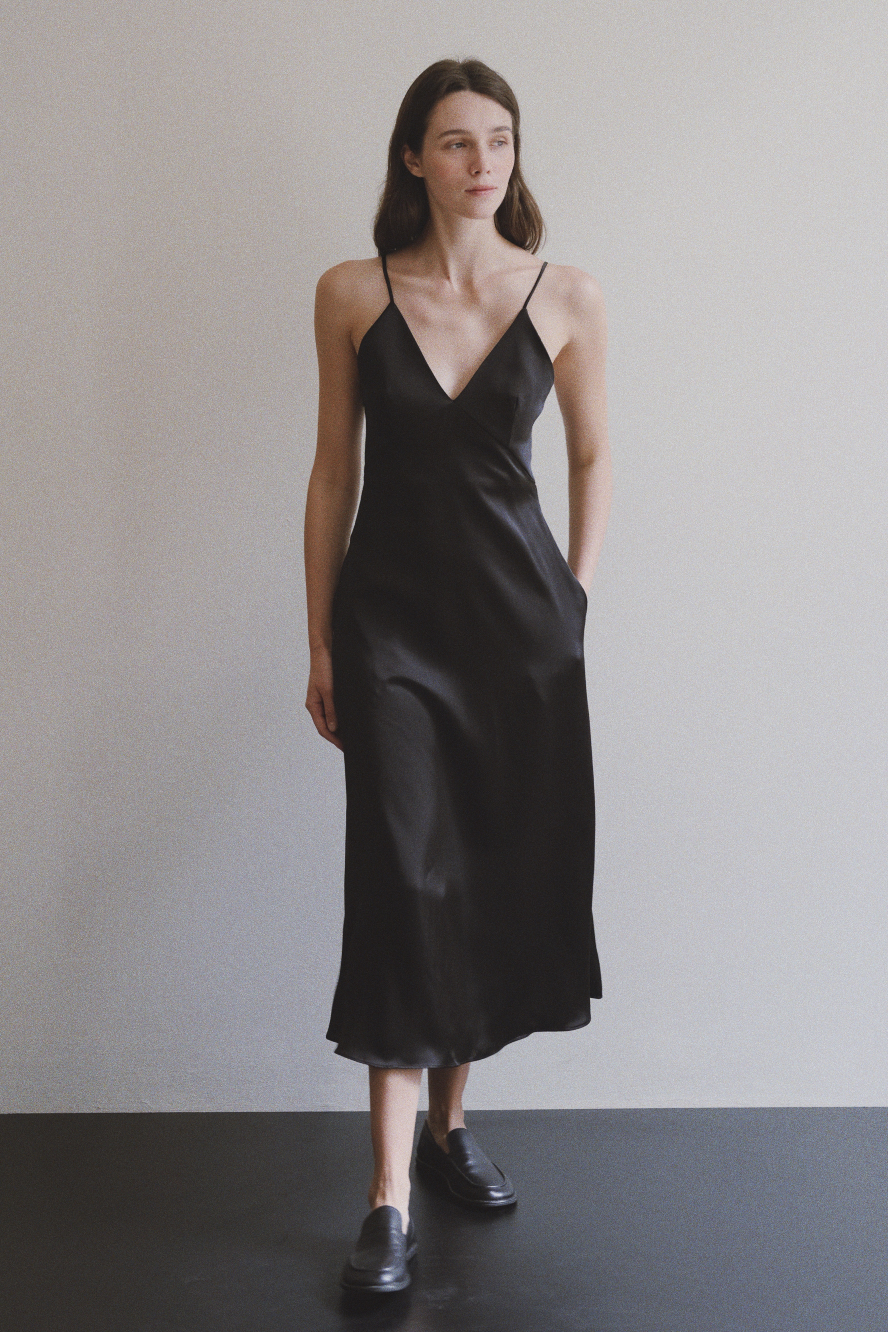 SLIP DRESS - BLACK