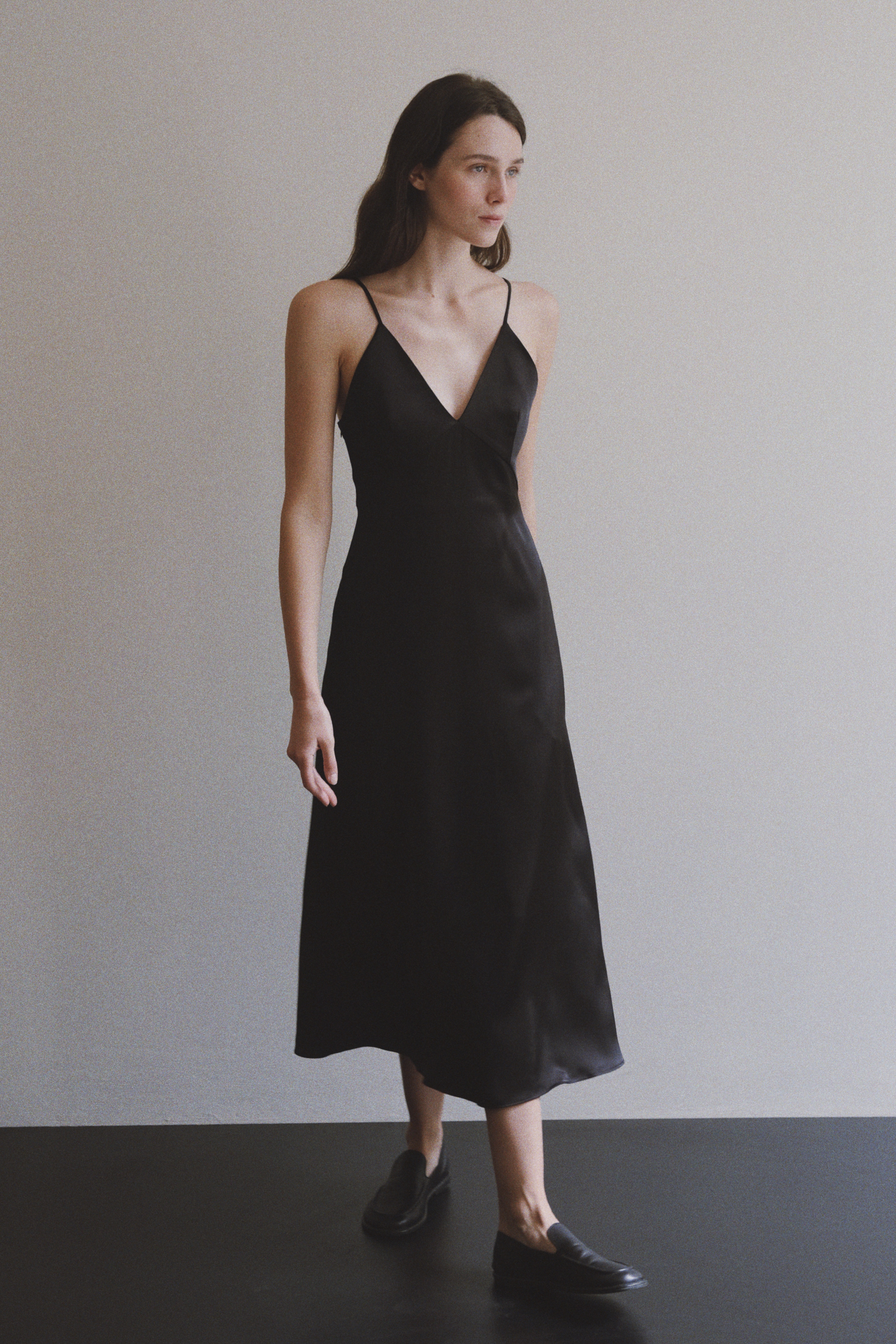 SLIP DRESS - BLACK