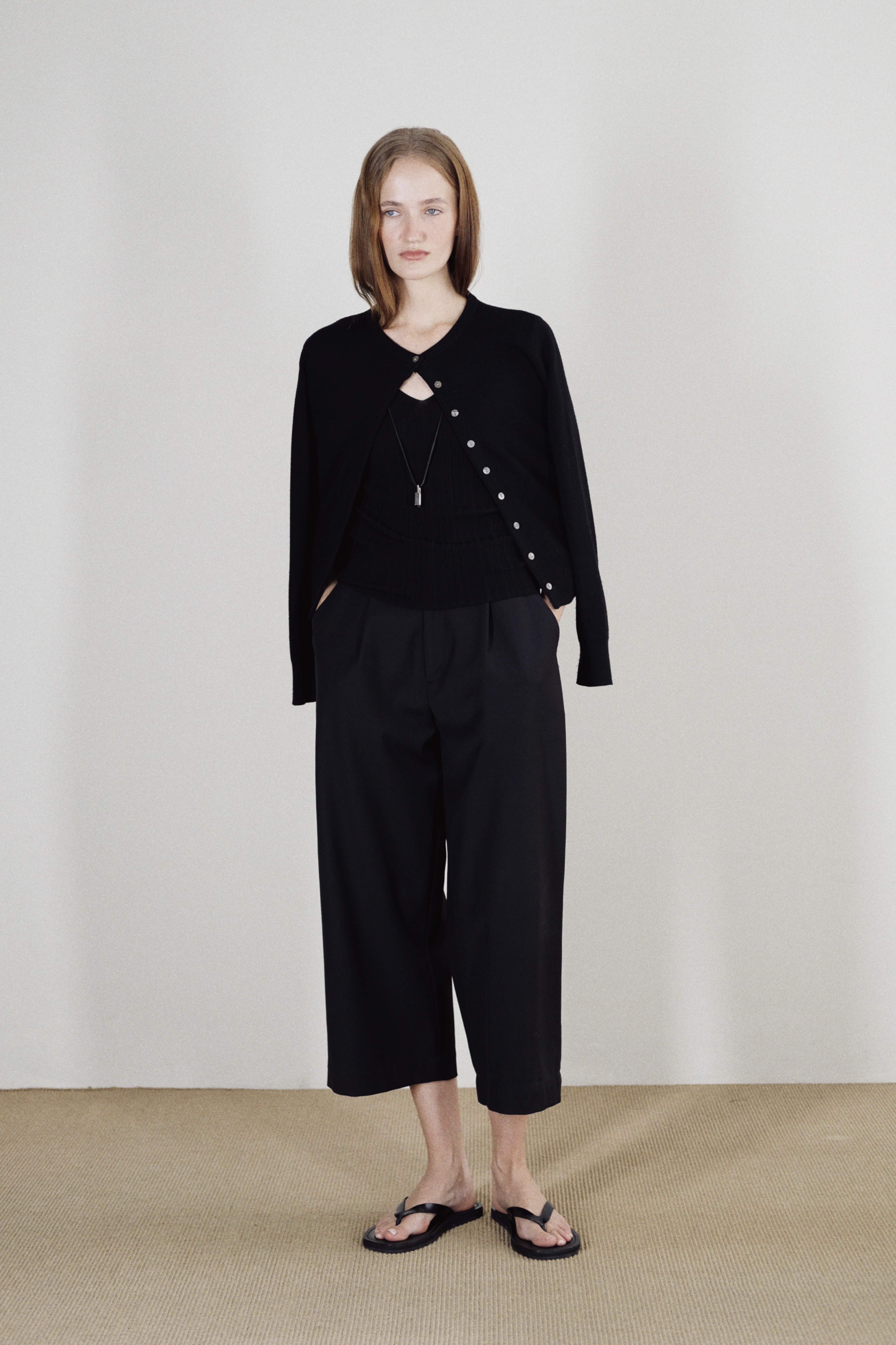 AKITO TOP - BLACK